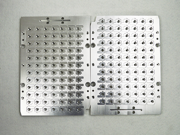鋁(lǚ)合金托盤