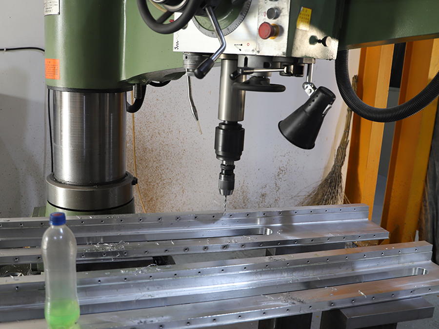 龍門(men)銑床加工